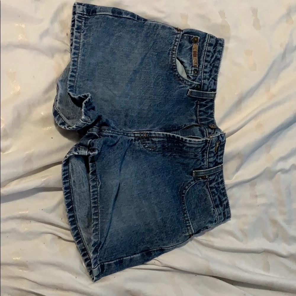 Lei shorts